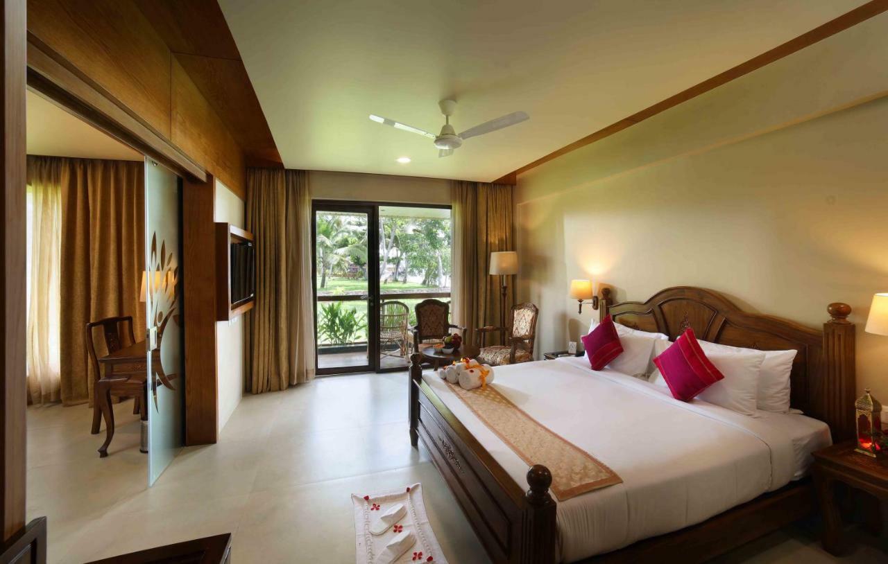 อุทัย แบ็กวอเตอร์ รีสอร์ต Hotel Alappuzha ภายนอก รูปภาพ