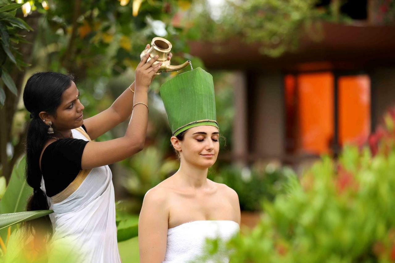 อุทัย แบ็กวอเตอร์ รีสอร์ต Hotel Alappuzha ภายนอก รูปภาพ