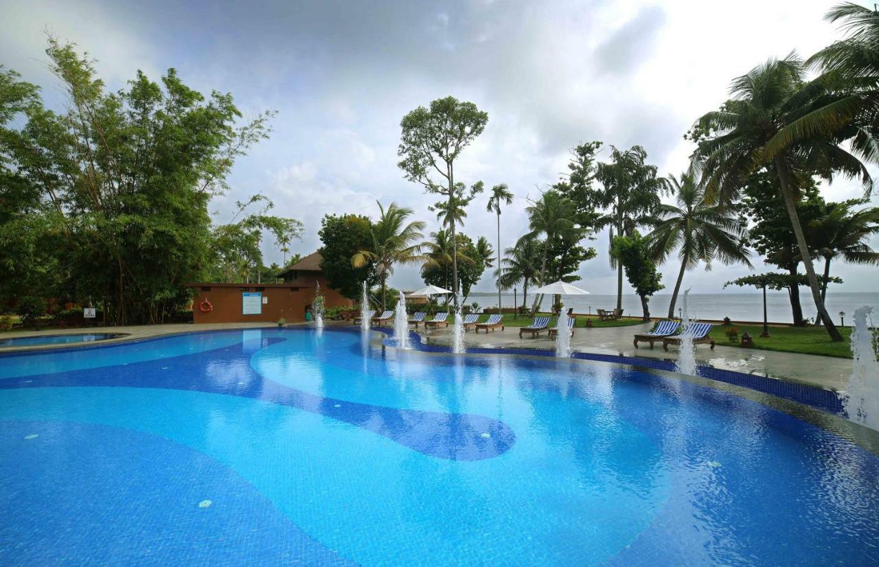 อุทัย แบ็กวอเตอร์ รีสอร์ต Hotel Alappuzha ภายนอก รูปภาพ