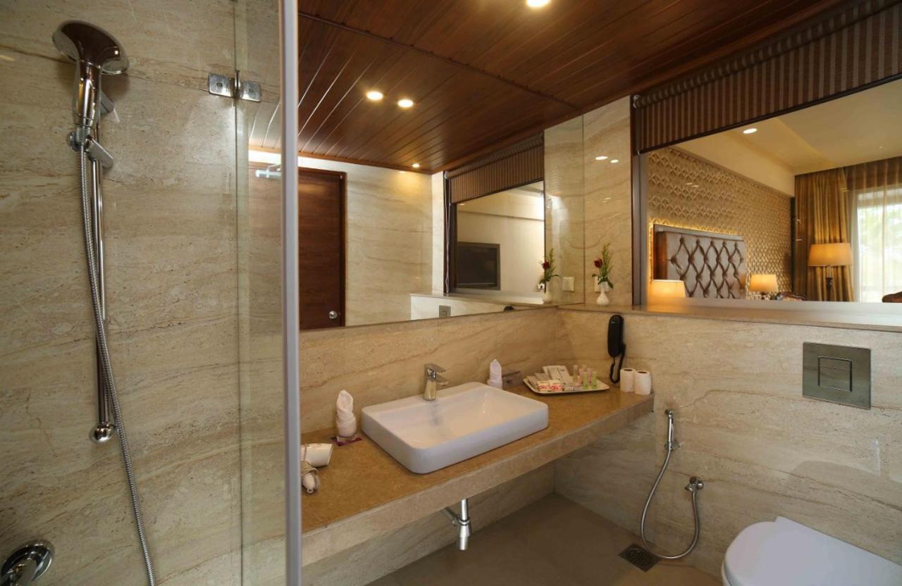 อุทัย แบ็กวอเตอร์ รีสอร์ต Hotel Alappuzha ภายนอก รูปภาพ